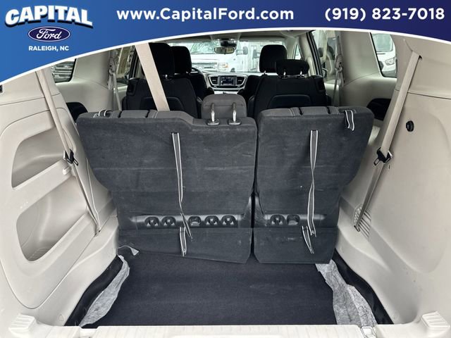 Used 2023 Chrysler Voyager LX FWD image 16
