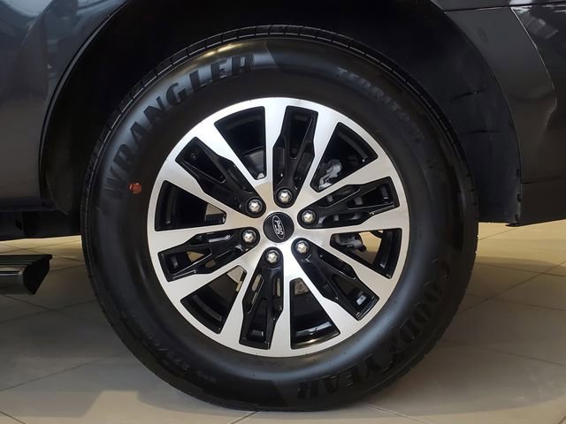 Certified 2025 Ford Expedition Platinum image 41