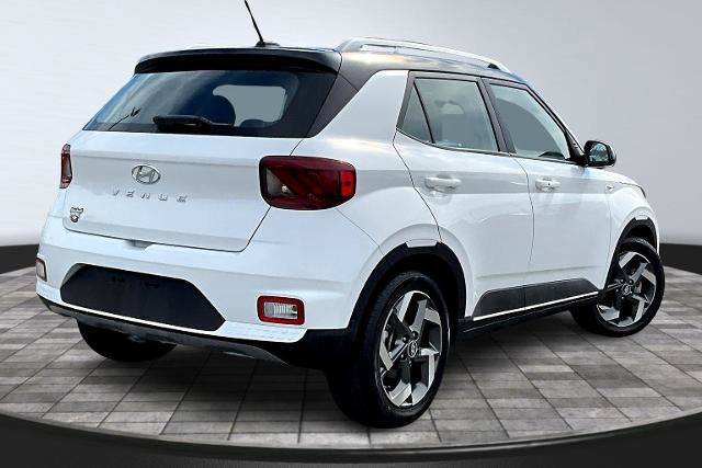 Used 2024 Hyundai Venue Limited image 6