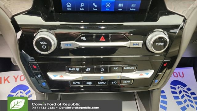 Certified 2024 Ford Explorer Platinum w/ Technology Package image 24