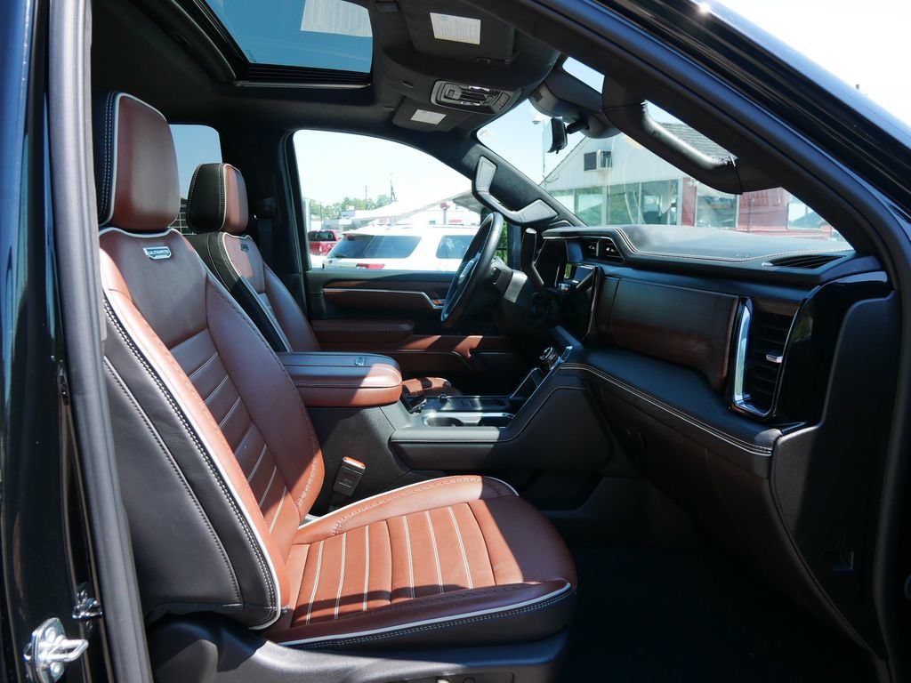 Used 2025 GMC Sierra 3500 Denali Ultimate AWD/4WD image 8