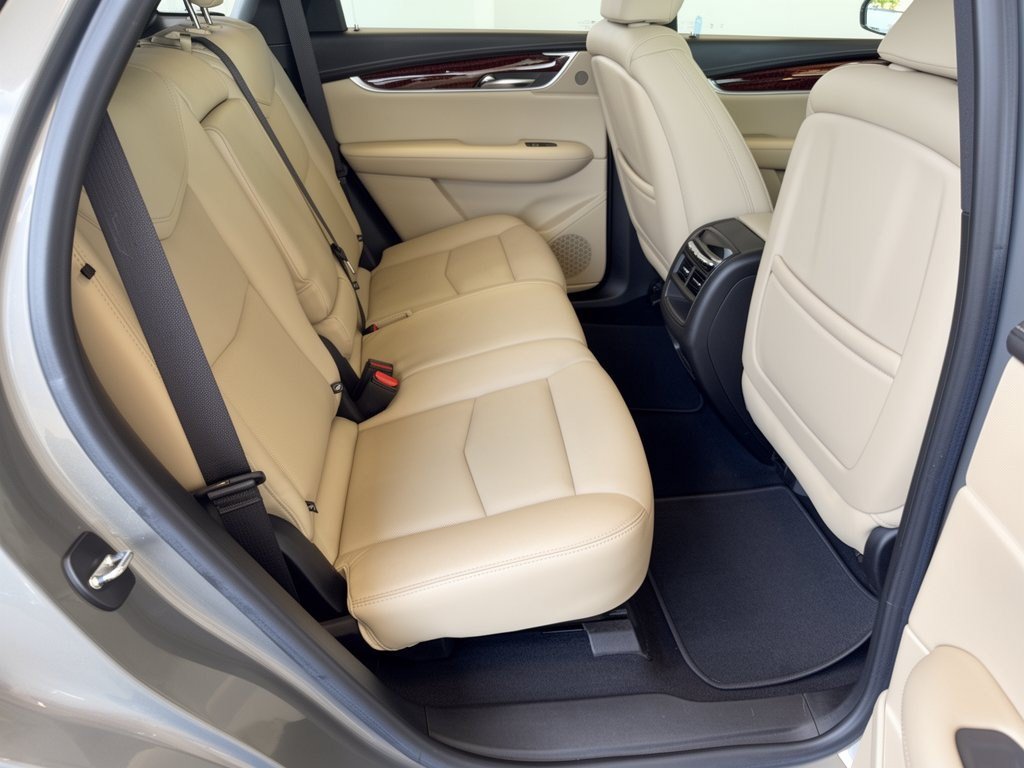 Used 2018 Cadillac XT5 Premium Luxury FWD image 29