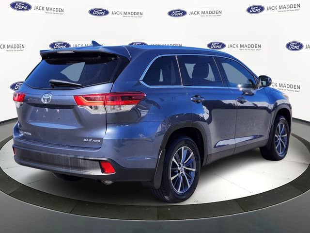 Used 2019 Toyota Highlander XLE image 4