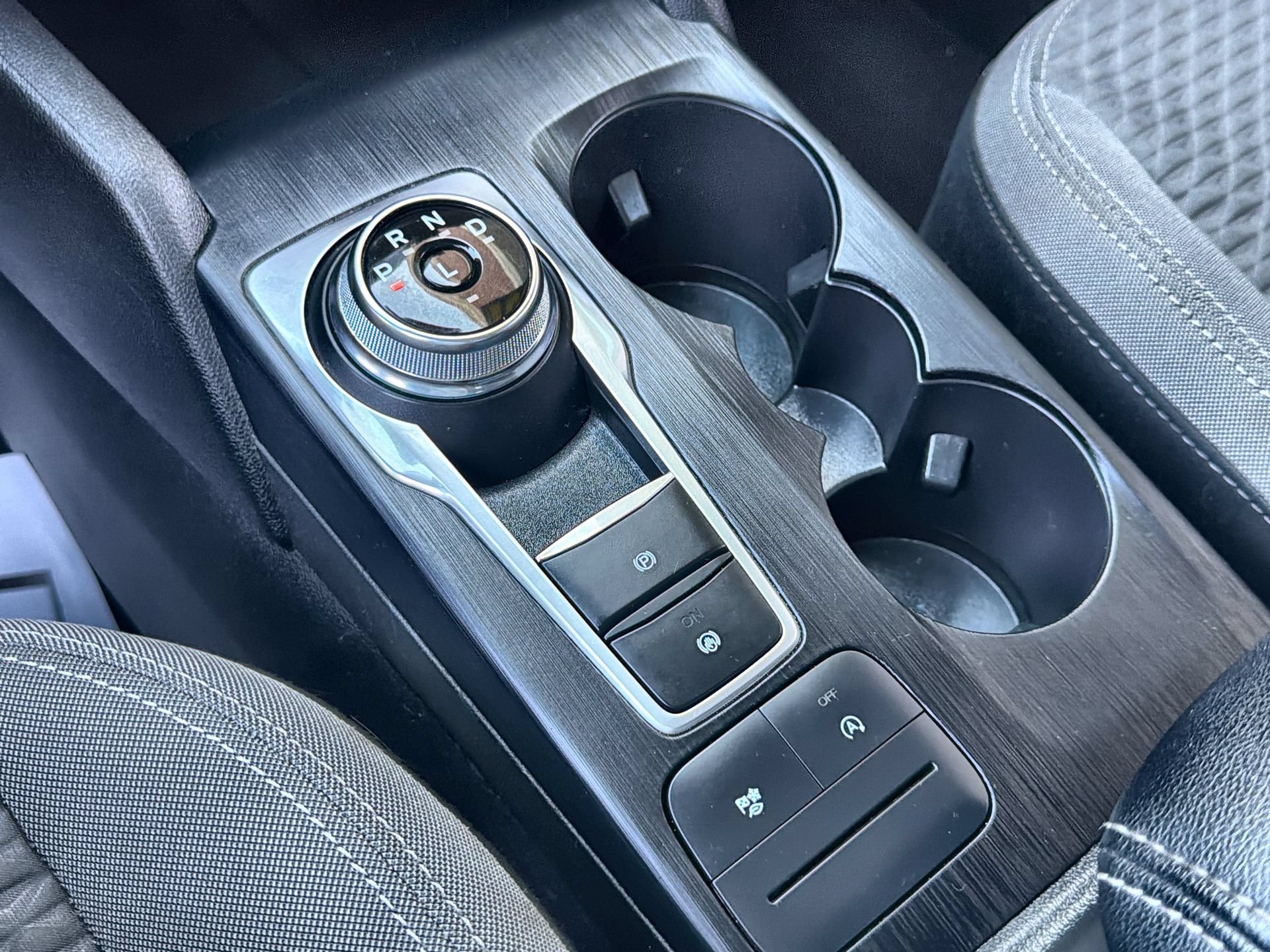 Certified 2022 Ford Escape SE w/ SE Sport Appearance Package FWD image 19