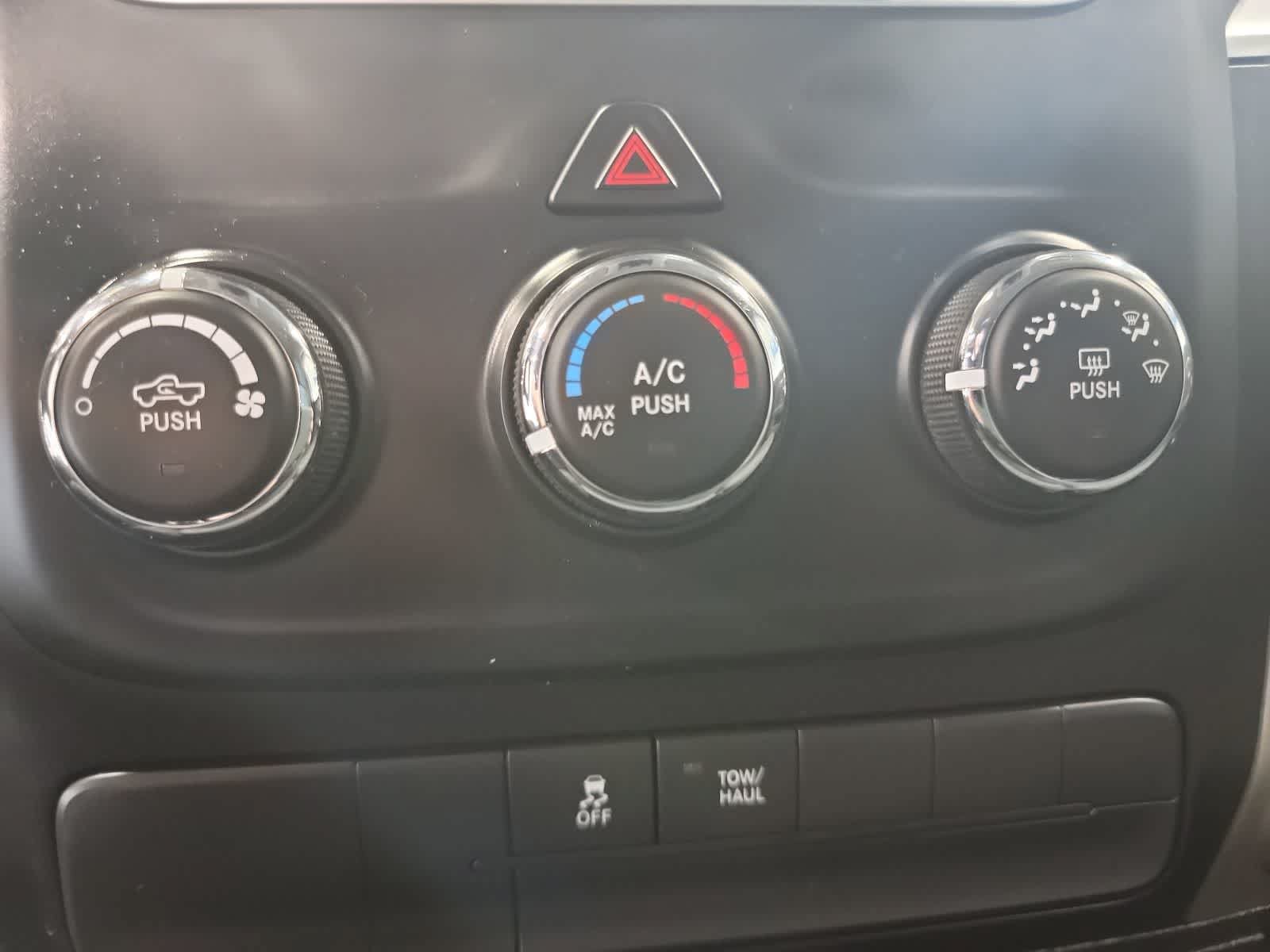 Used 2019 RAM 1500 Classic SLT AWD/4WD image 26