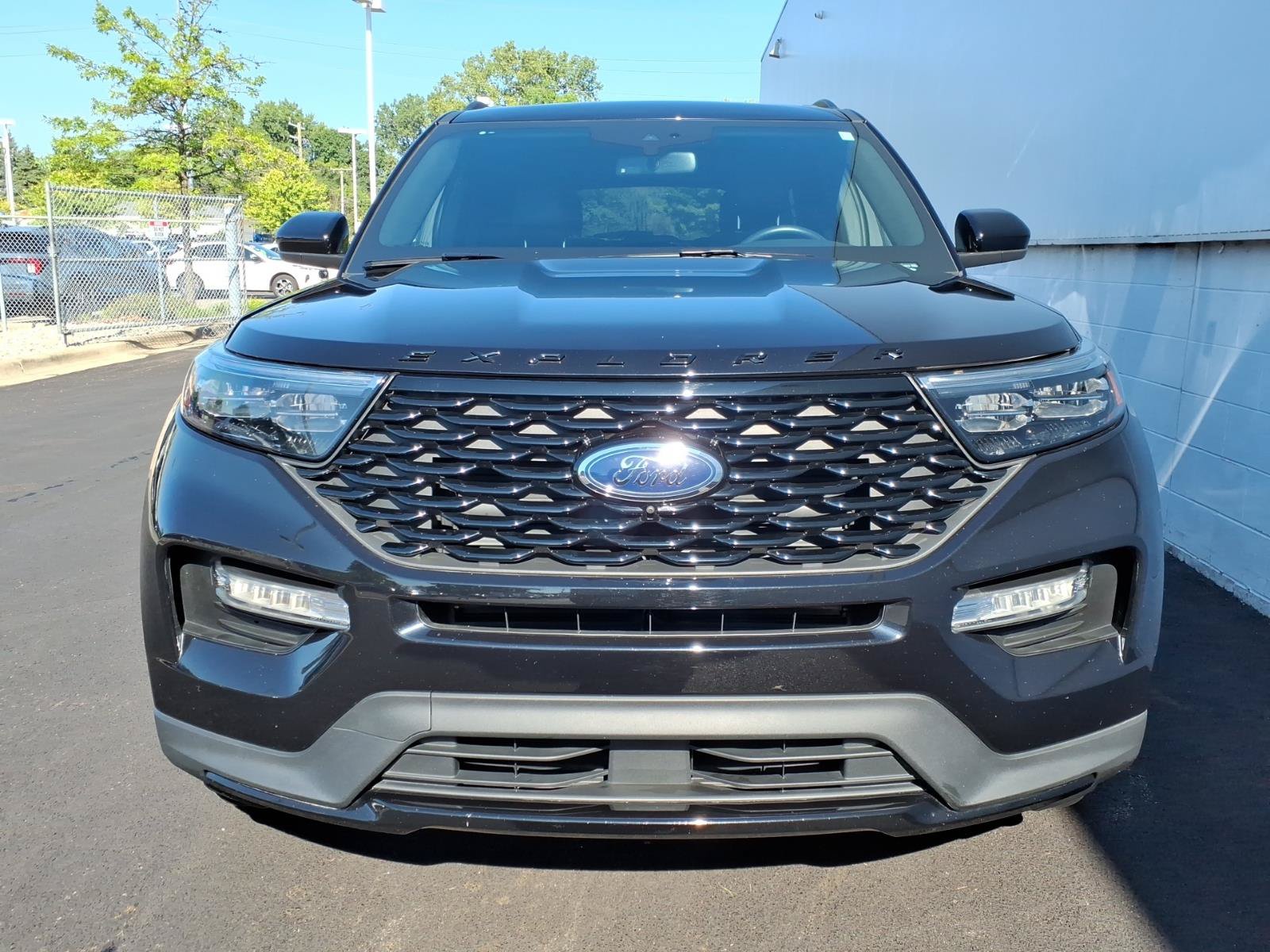 Certified 2024 Ford Explorer ST-Line w/ Class IV Trailer Tow Package AWD/4WD image 2