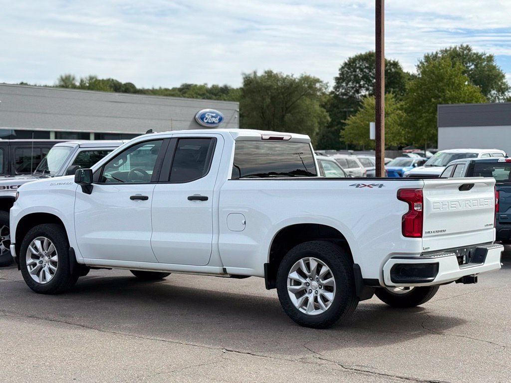 Used 2020 Chevrolet Silverado 1500 Custom w/ Custom Value Package AWD/4WD image 31