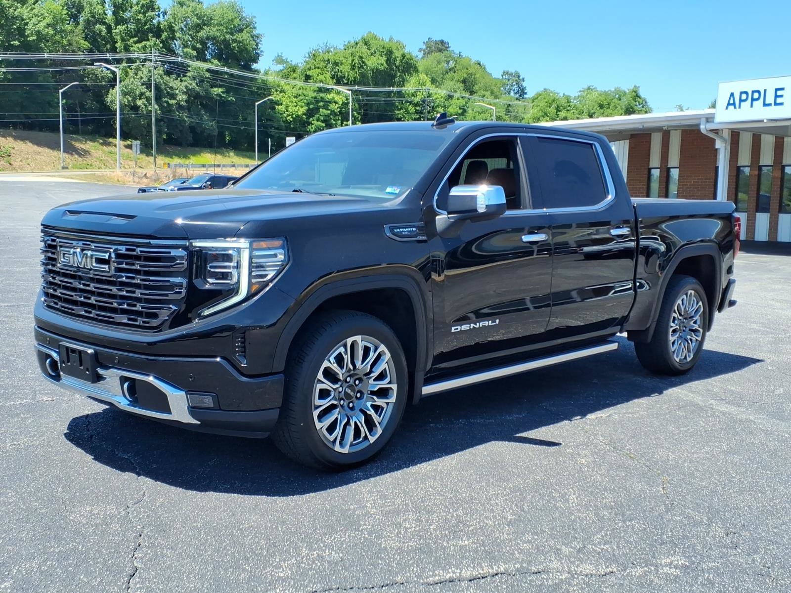 Used 2025 GMC Sierra 1500 Denali Ultimate AWD/4WD image 4