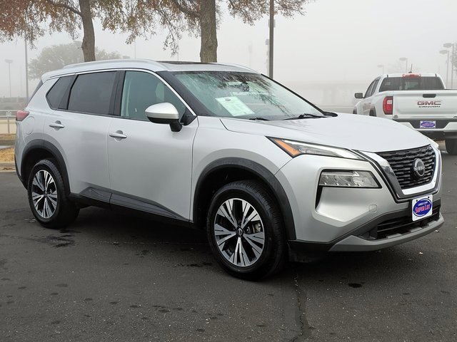 Used 2023 Nissan Rogue SV w/ SV Premium B Package image 11