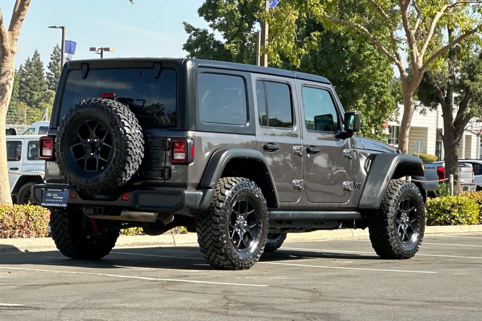 Used 2025 Jeep Wrangler Unlimited Sport AWD/4WD image 2