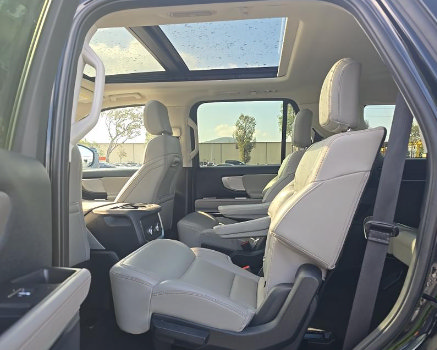 Certified 2025 Ford Expedition Active AWD/4WD image 10