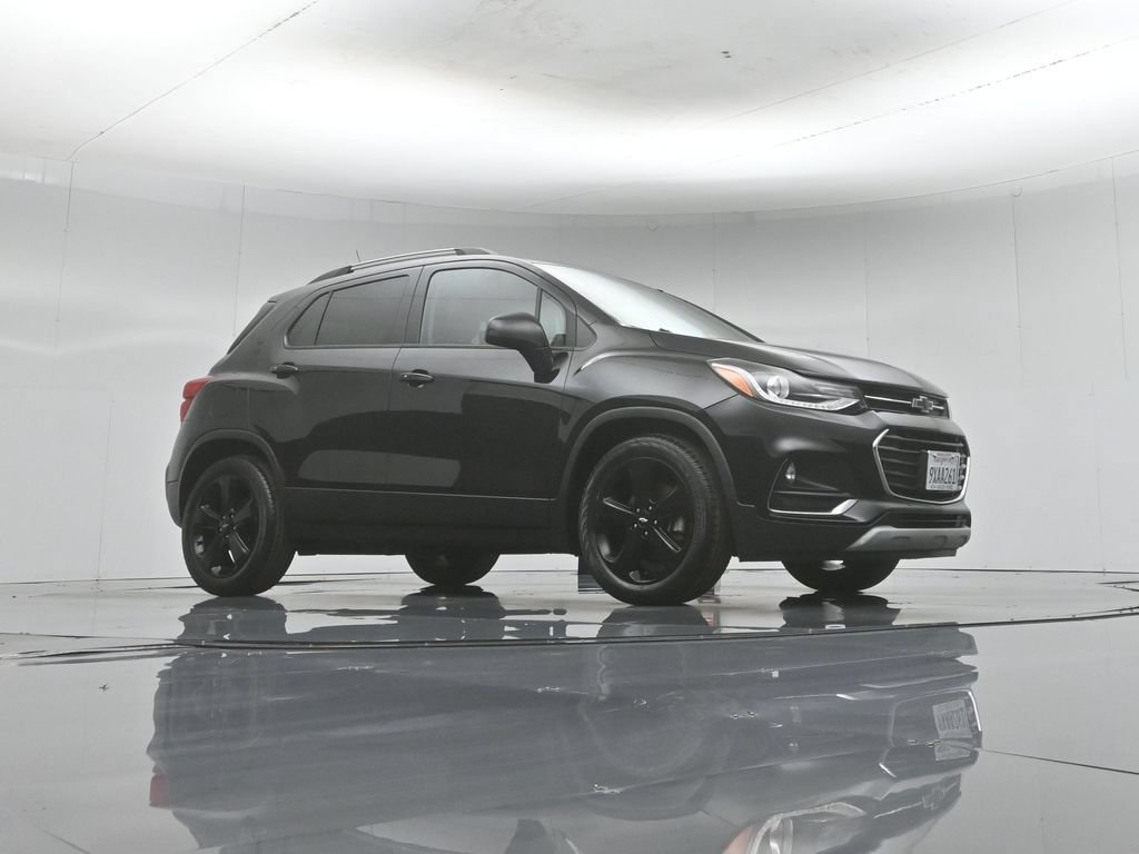 Used 2018 Chevrolet Trax Premier w/ Midnight Edition FWD image 4