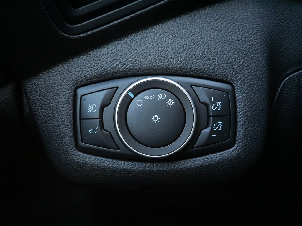 Certified 2017 Ford Escape SE w/ SE Leather Comfort Package image 16