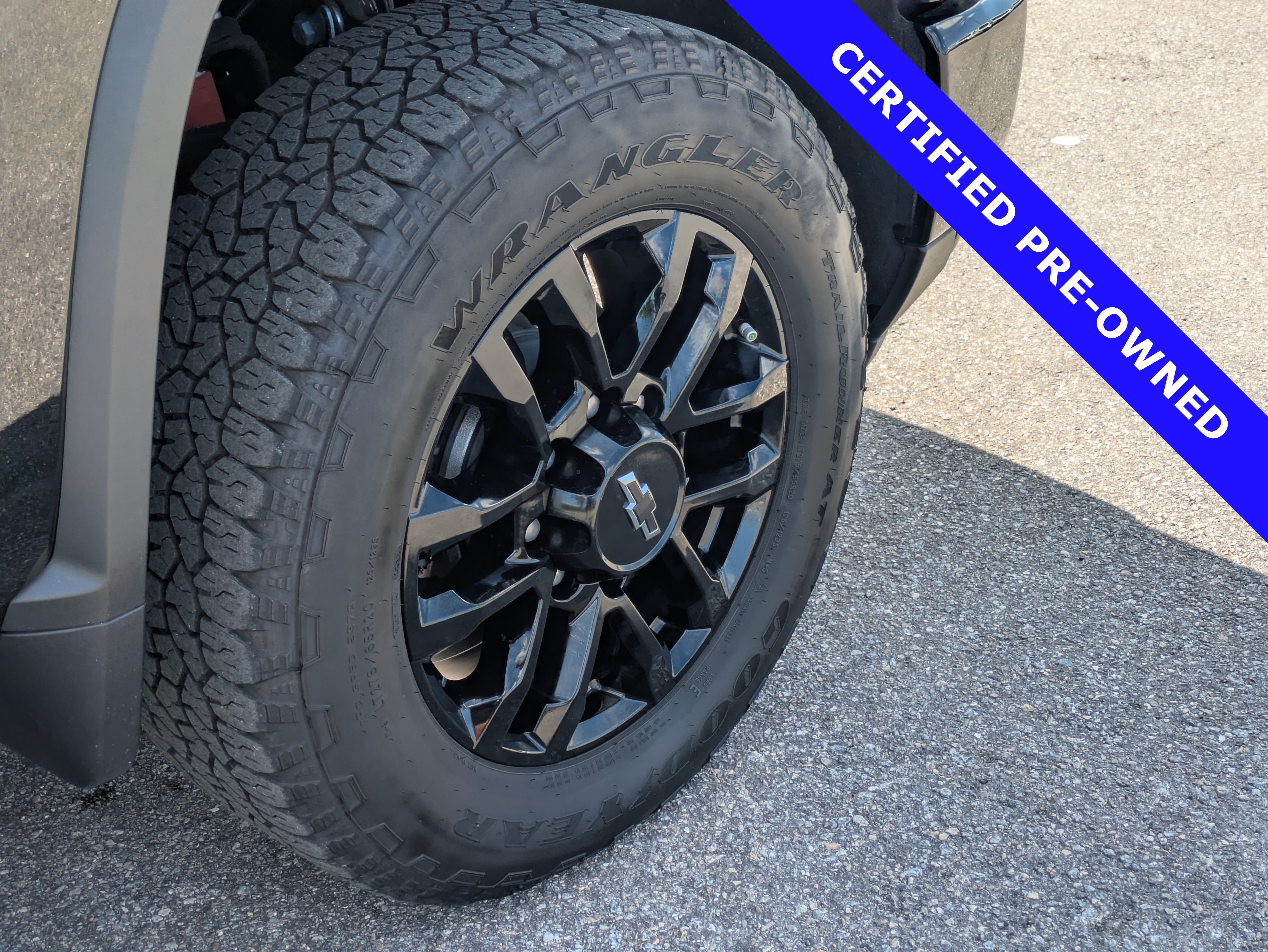Used 2025 Chevrolet Silverado 2500 LTZ w/ Trail Boss Package AWD/4WD image 12