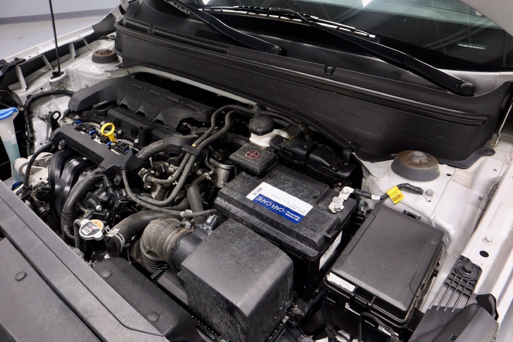 Used 2024 Hyundai Venue SEL FWD image 15