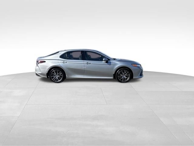 Used 2024 Toyota Camry XLE w/ Navigation Package image 5