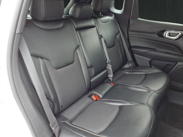 Used 2024 Jeep Compass Latitude w/ Convenience Group AWD/4WD image 16