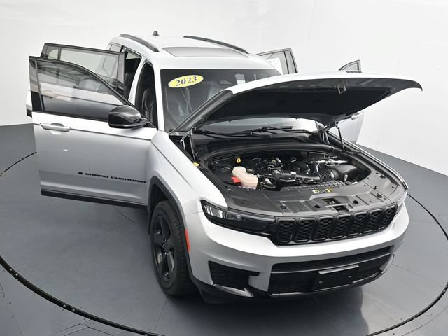 Used 2023 Jeep Grand Cherokee L Altitude AWD/4WD image 40