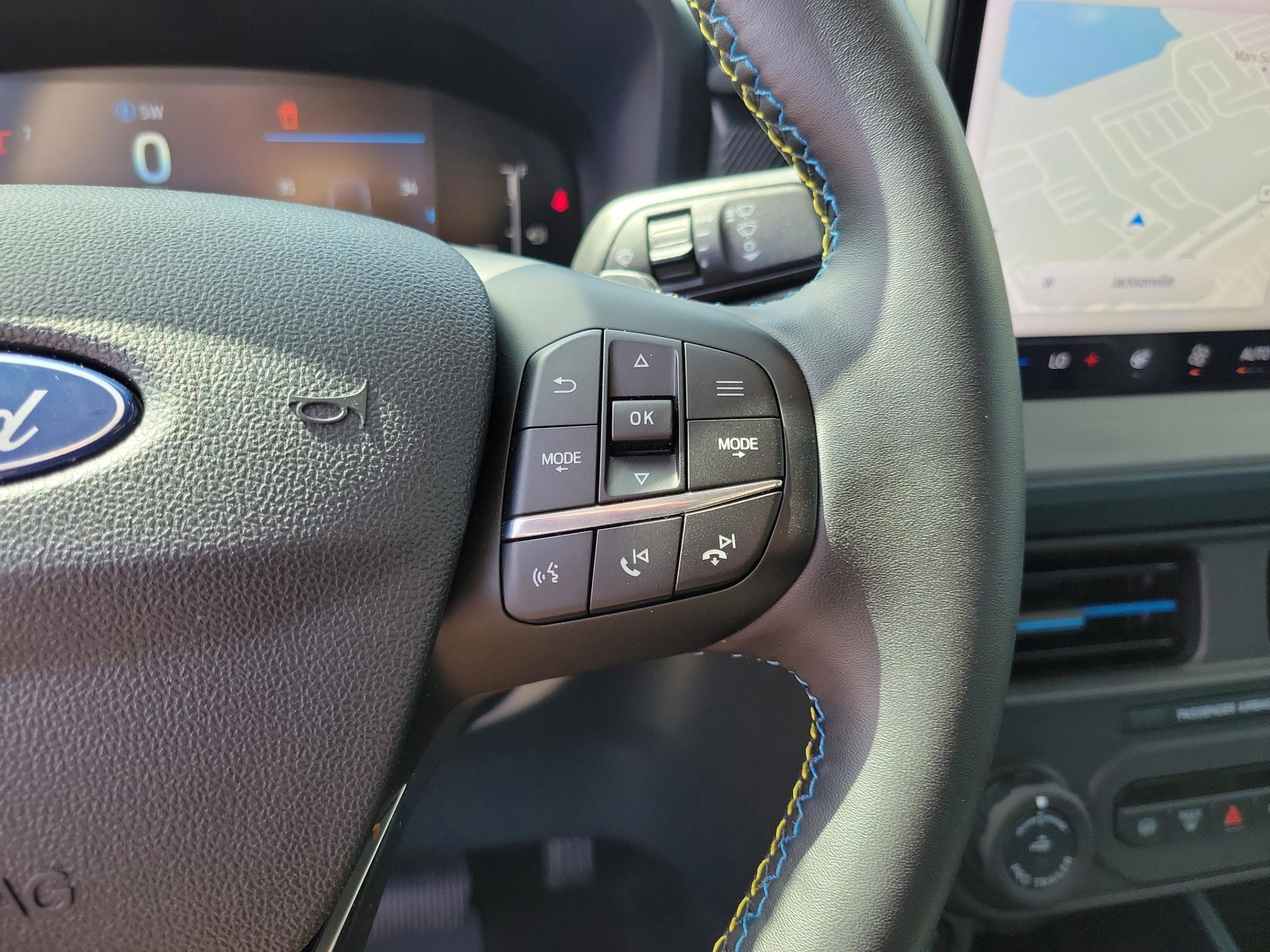 Certified 2025 Ford Maverick Lobo image 10