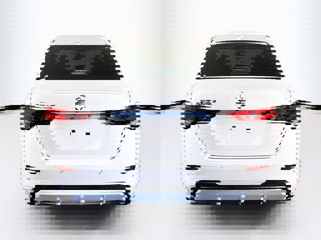 Used 2025 Nissan Sentra SV image 4