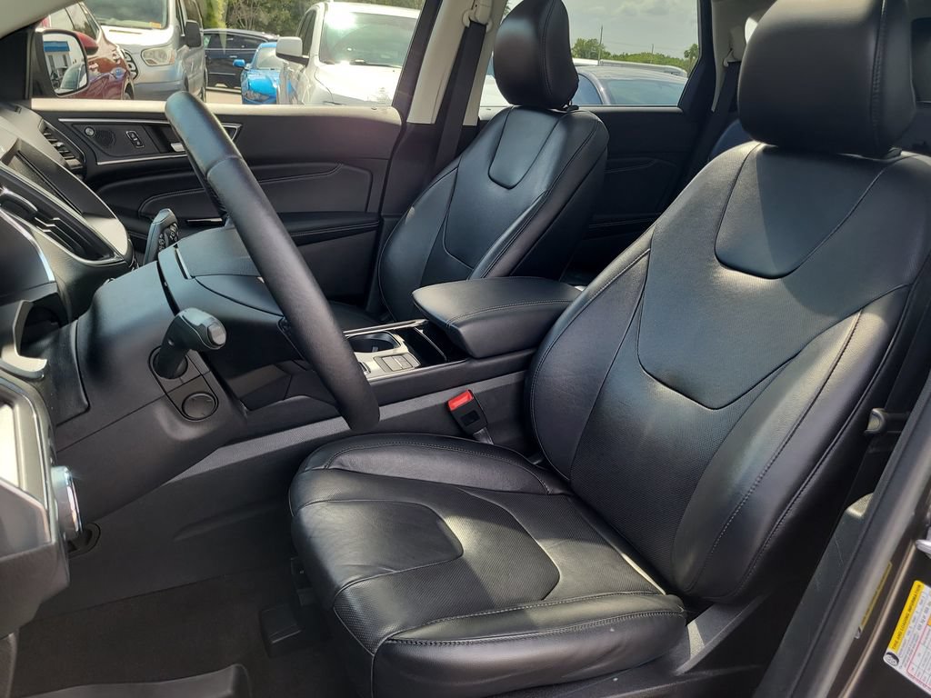 Certified 2019 Ford Edge Titanium w/ Equipment Group 301A FWD image 18