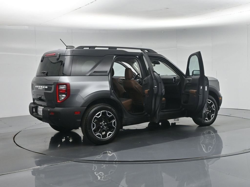 Certified 2025 Ford Bronco Sport Outer Banks w/ Outer Banks Tech Package+ AWD/4WD image 6
