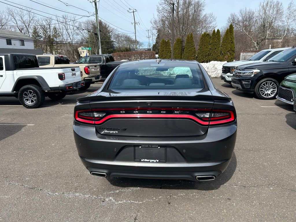 Used 2019 Dodge Charger SXT w/ Blacktop Package image 4
