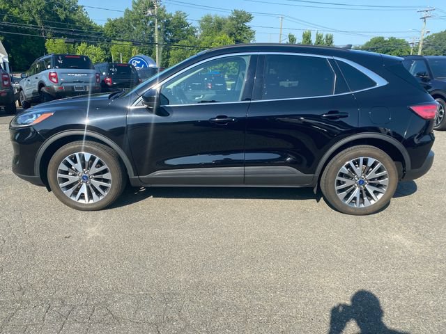 Certified 2022 Ford Escape Titanium w/ Class II Trailer Tow Package AWD/4WD image 4