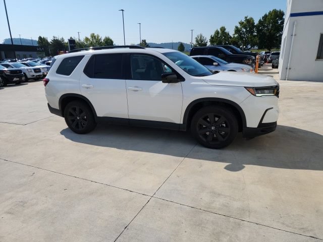 Used 2025 Honda Pilot Black Edition image 18