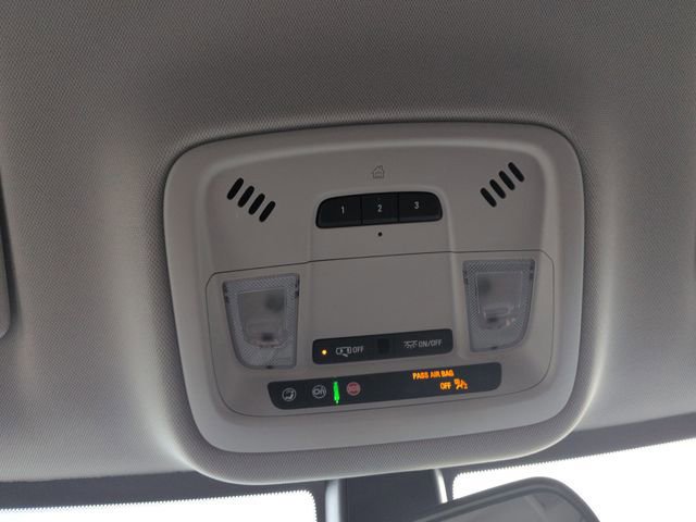 Used 2021 Chevrolet Traverse LT image 41