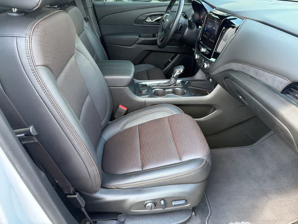 Used 2024 Chevrolet Traverse High Country FWD image 12
