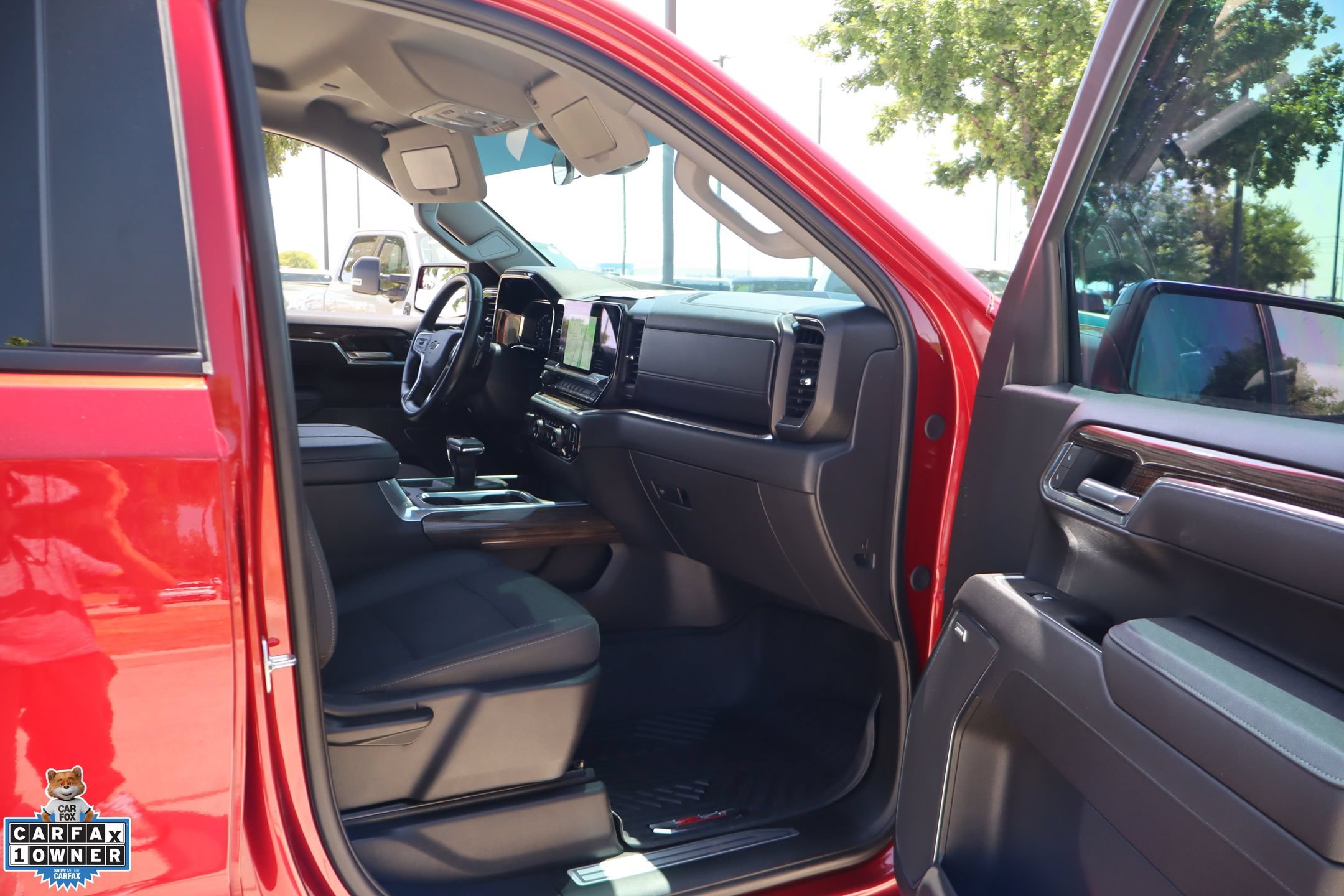 Used 2025 Chevrolet Silverado 1500 LT Trail Boss w/ Convenience Package II AWD/4WD image 29