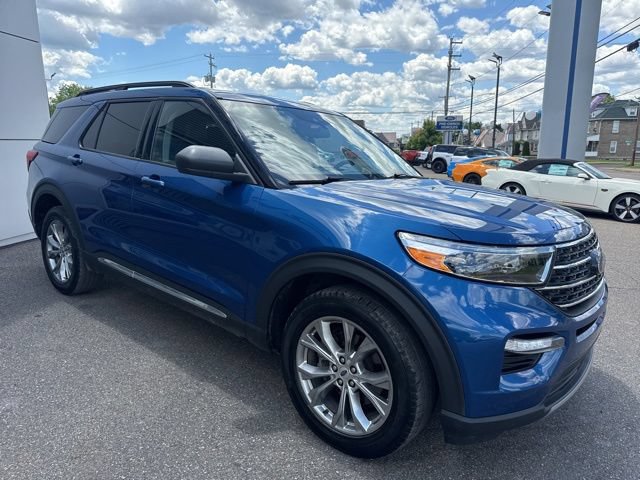 Certified 2022 Ford Explorer XLT w/ Equipment Group 202A AWD/4WD image 4