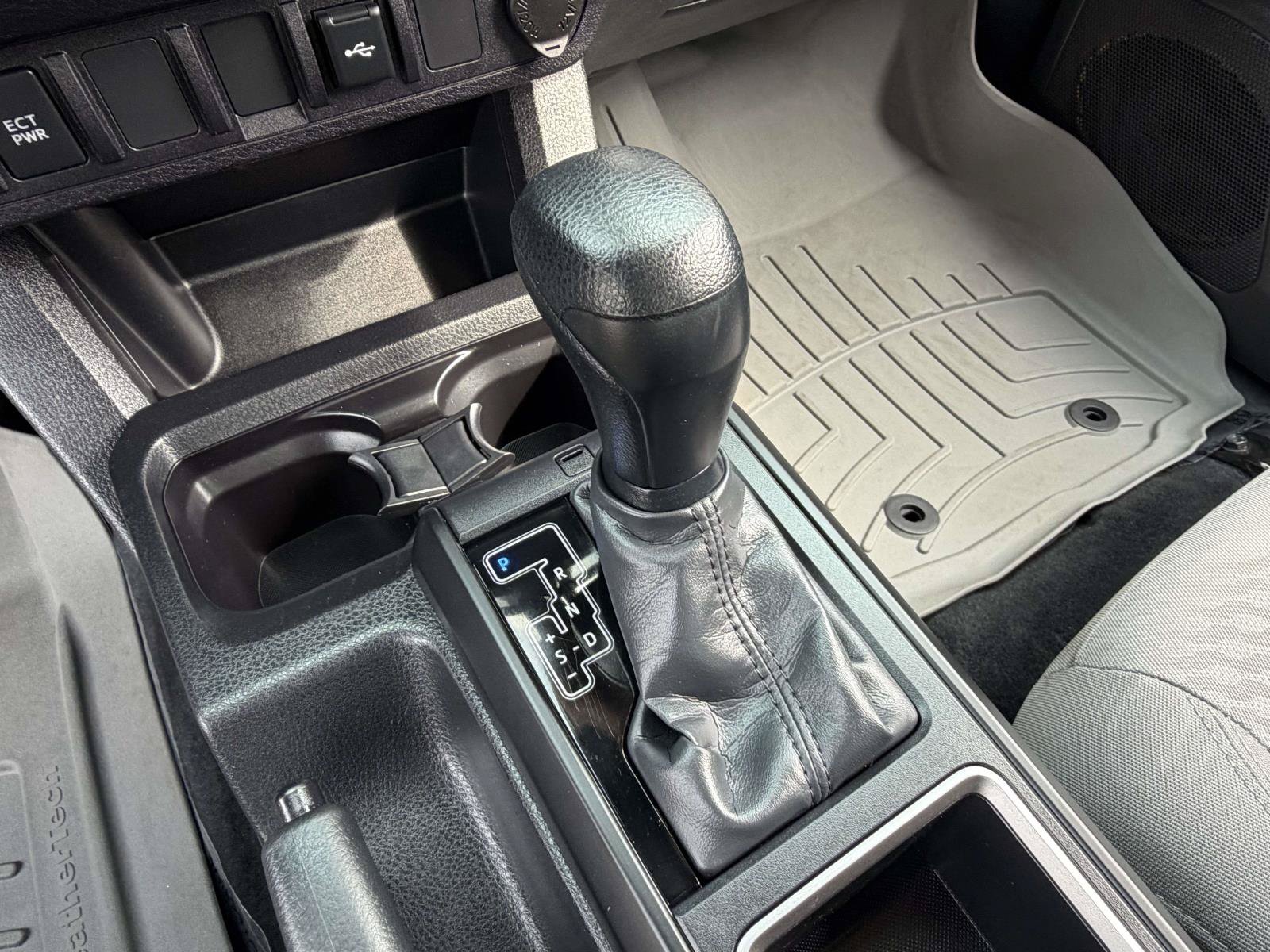 Used 2023 Toyota Tacoma SR AWD/4WD image 11