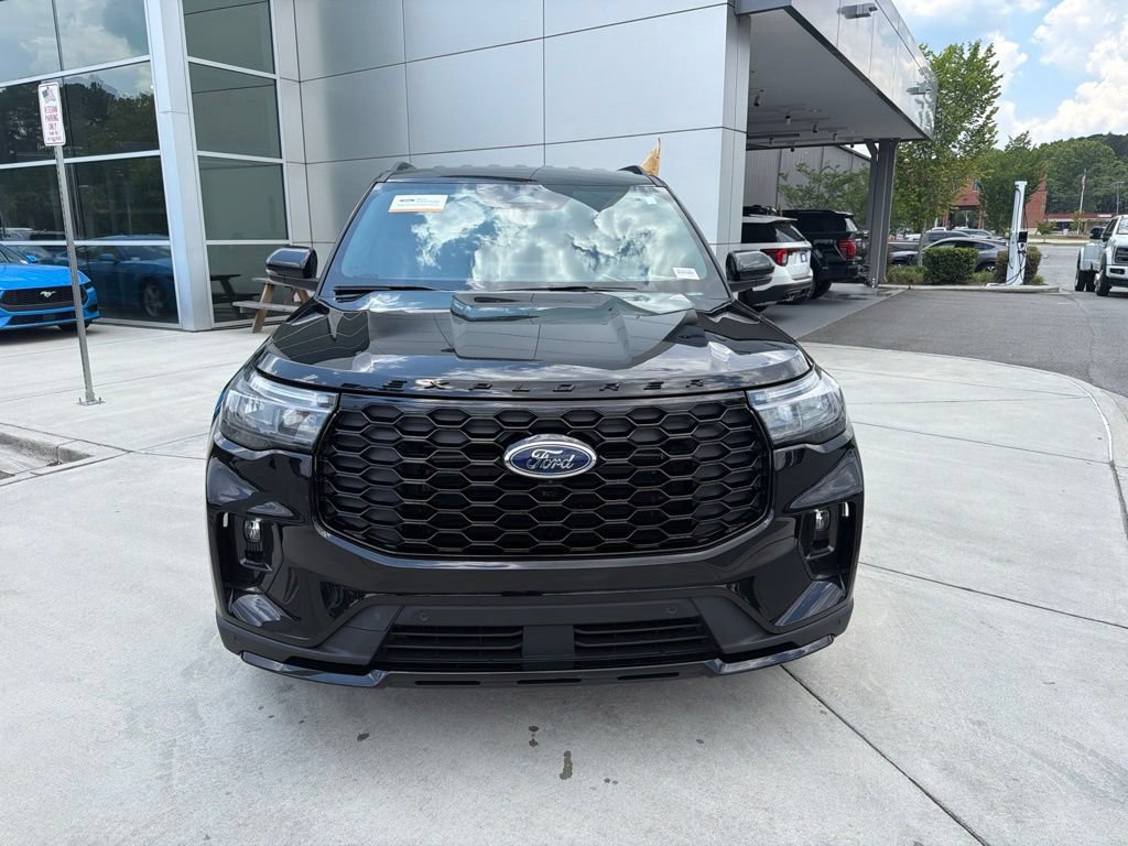 Certified 2026 Ford Explorer ST-Line RWD video 3