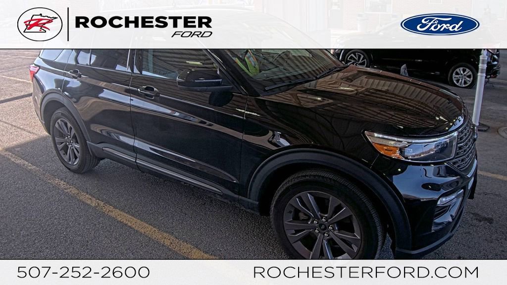 Certified 2022 Ford Explorer XLT w/ Equipment Group 202A AWD/4WD image 1