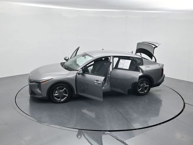 Used 2025 Kia K4 FWD image 47