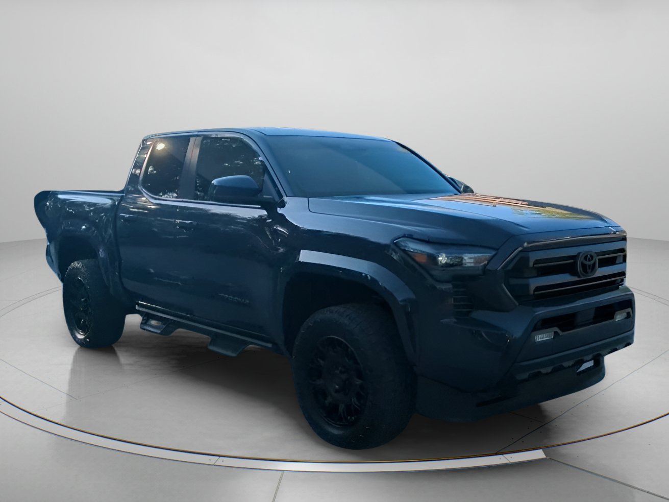 Used 2025 Toyota Tacoma SR5 AWD/4WD image 2