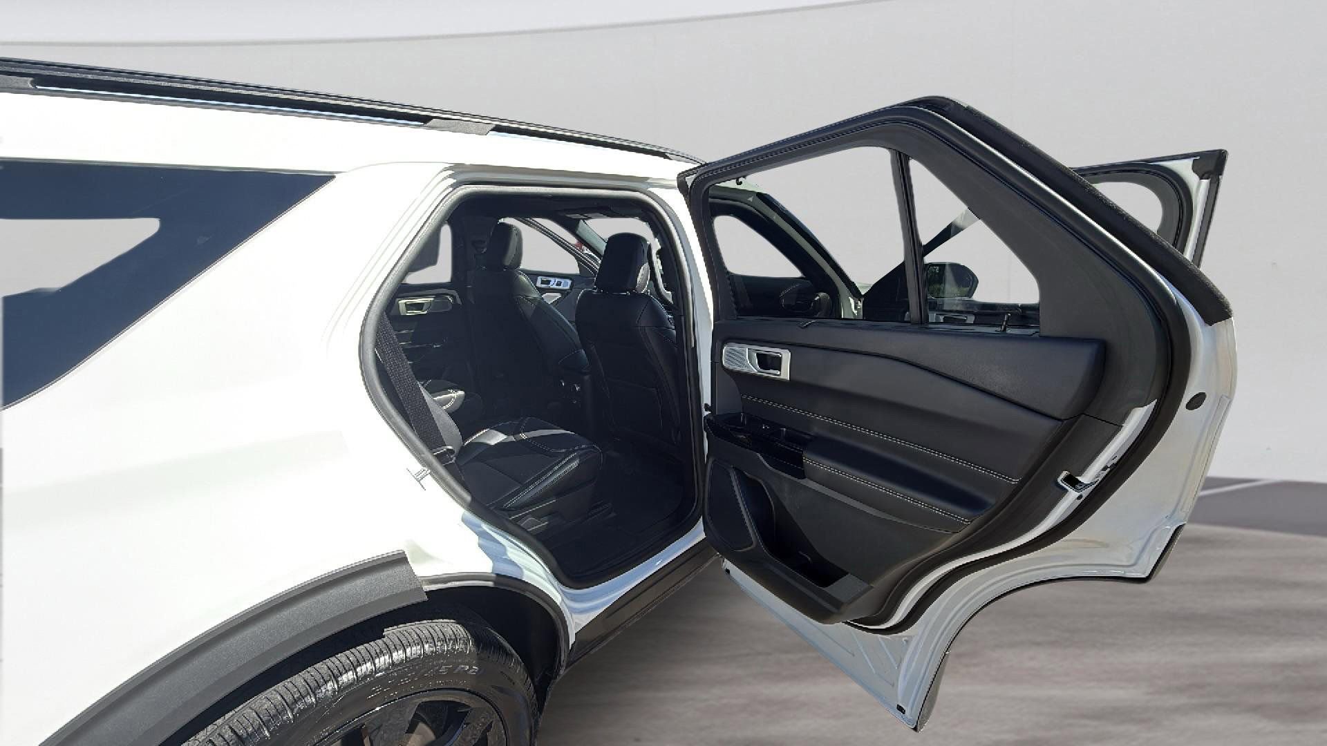 Certified 2023 Ford Explorer ST w/ Equipment Group 401A image 18