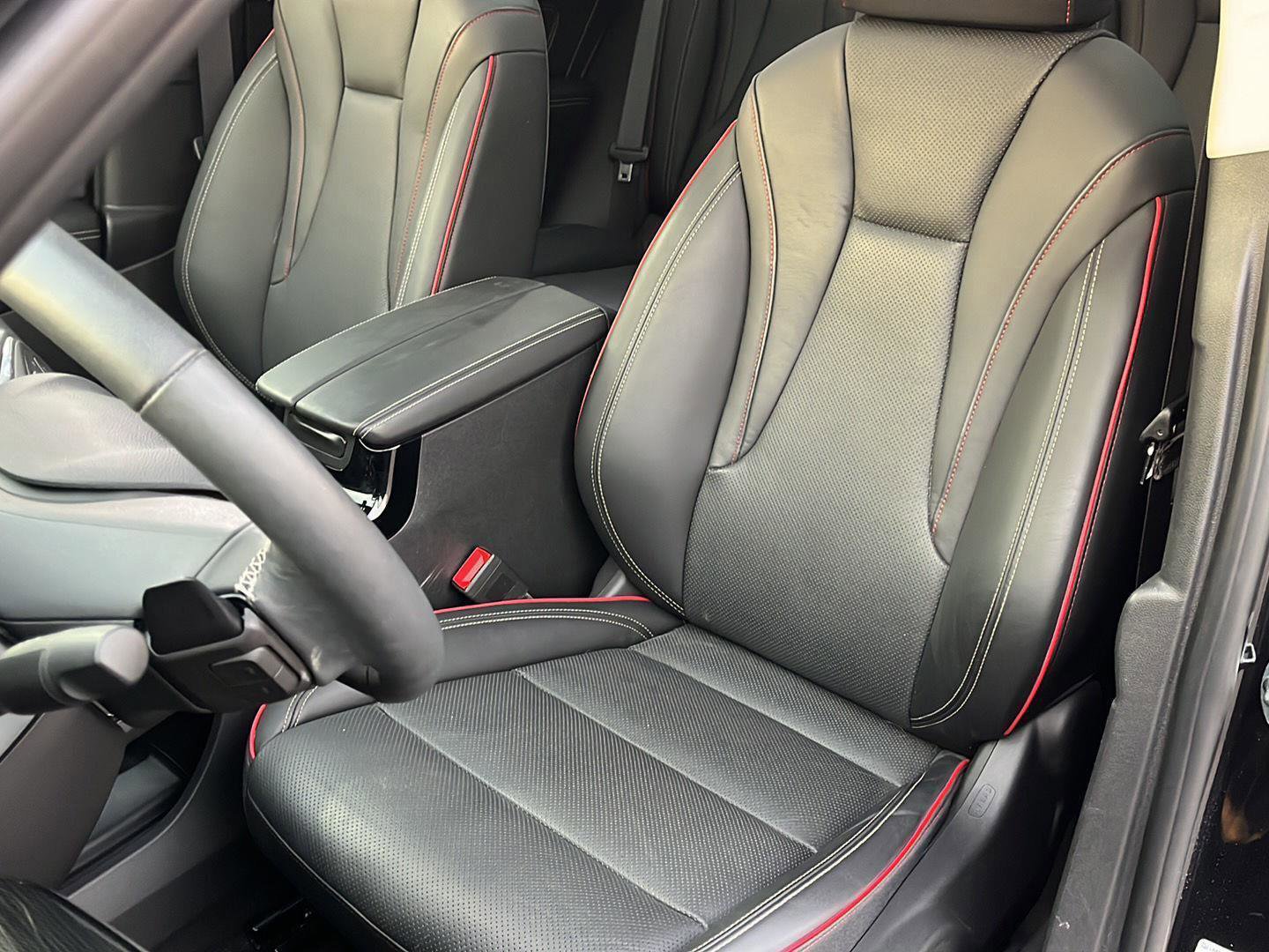 Used 2023 Buick Envision Essence w/ Sport Touring Package image 12