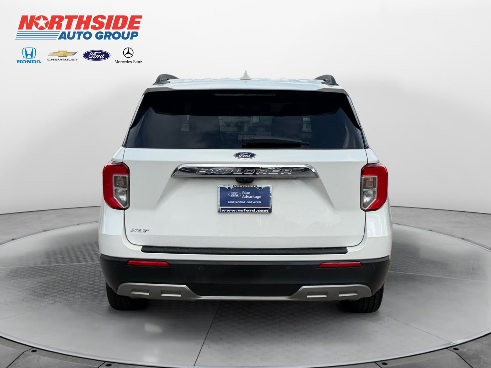 Certified 2023 Ford Explorer XLT w/ Equipment Group 202A RWD image 6