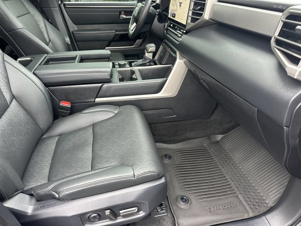 Used 2025 Toyota Tundra Limited AWD/4WD image 14