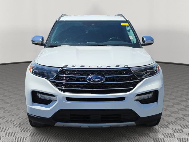Certified 2020 Ford Explorer XLT w/ Equipment Group 202A RWD image 2