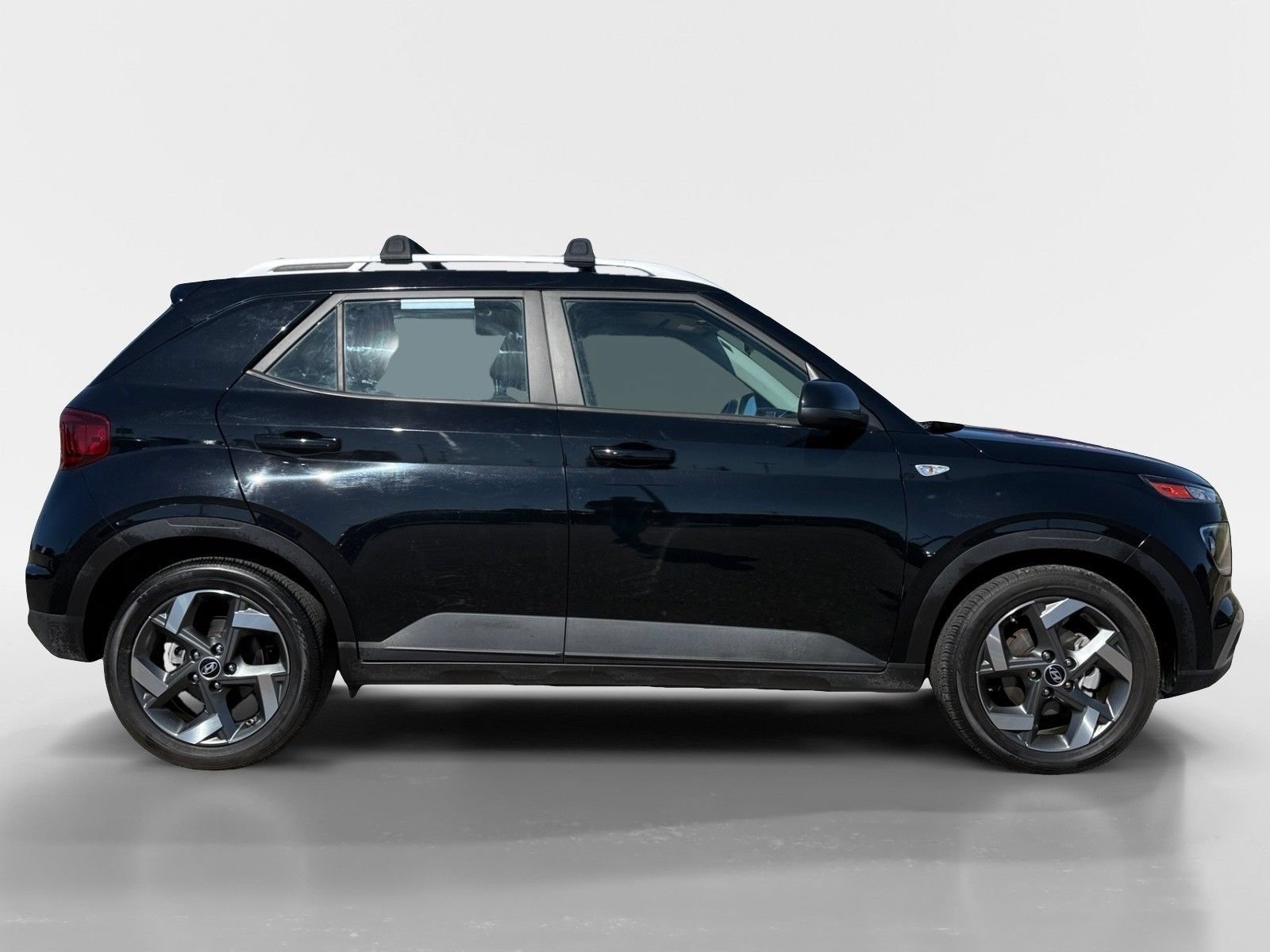 Used 2024 Hyundai Venue SEL FWD image 8