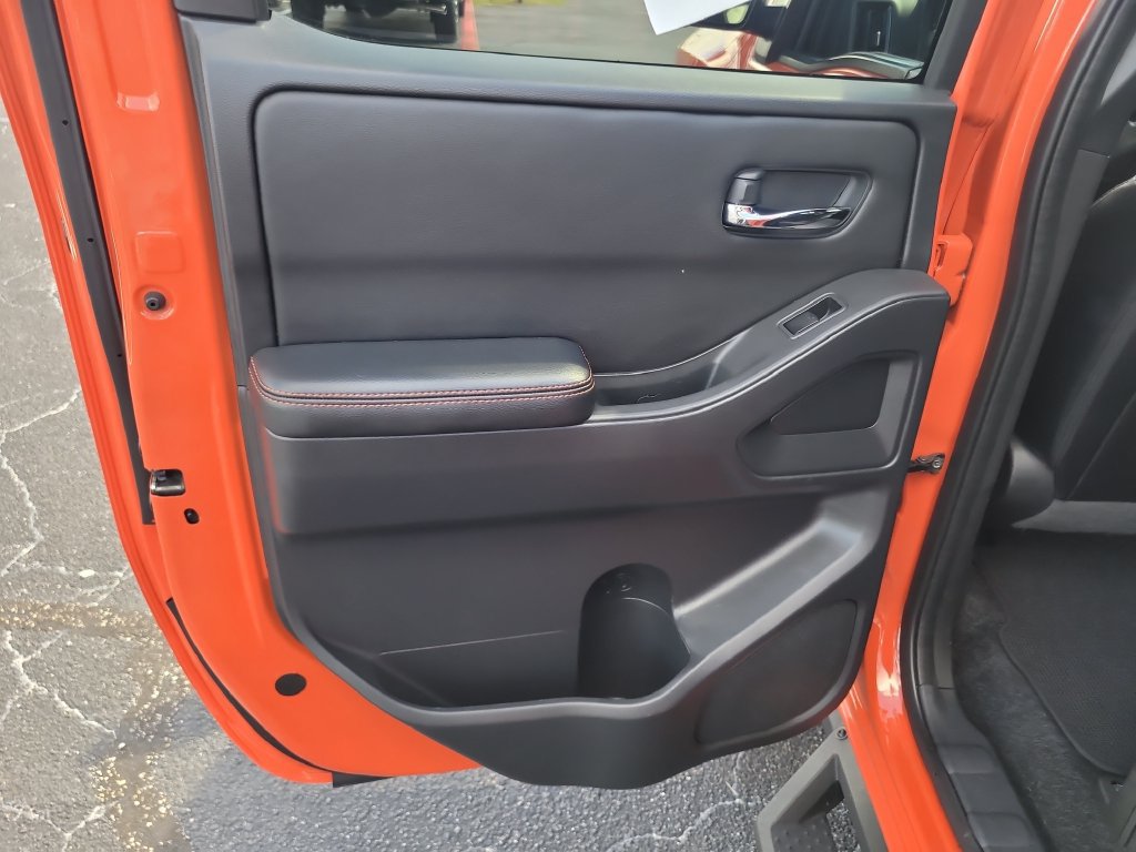 Used 2025 Nissan Frontier Pro-X w/ Pro Premium Package RWD image 8