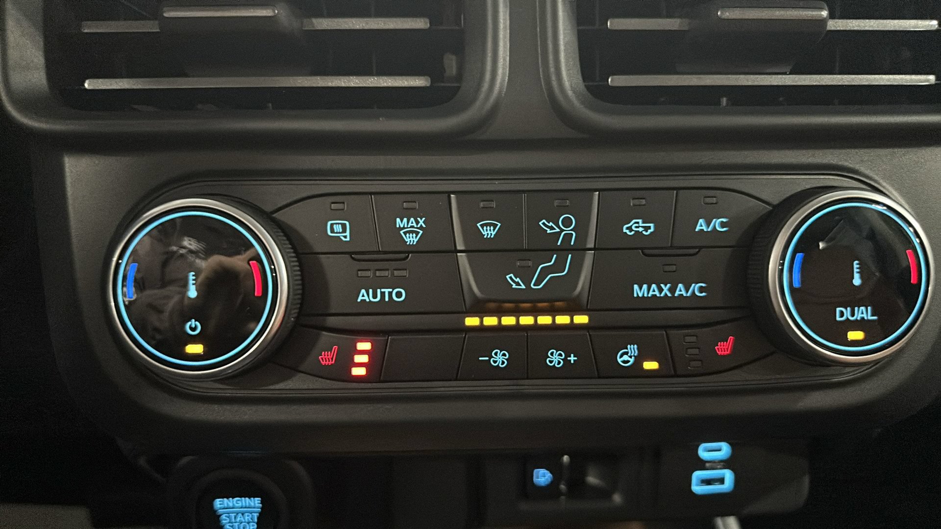 Certified 2024 Ford Maverick Lariat w/ 4K Tow Package AWD/4WD image 26