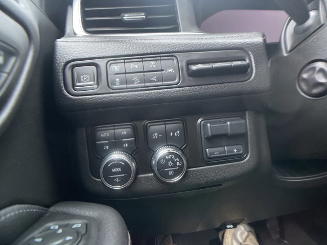 Used 2023 GMC Yukon Denali w/ Denali Reserve Package image 18