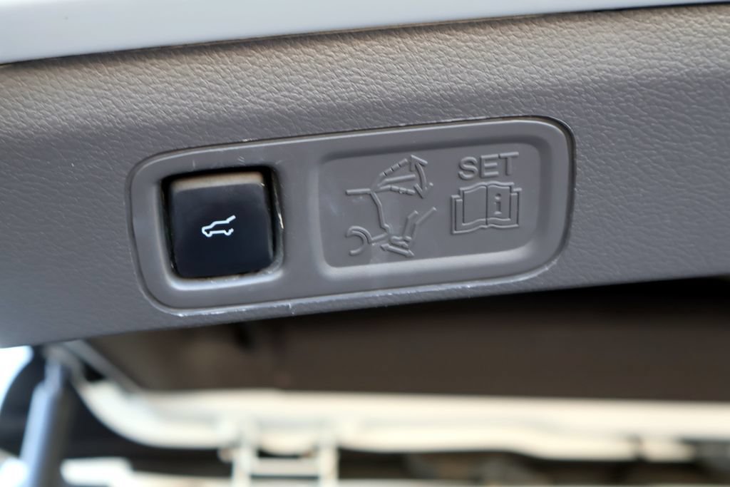 Certified 2021 Ford Expedition Limited RWD image 28