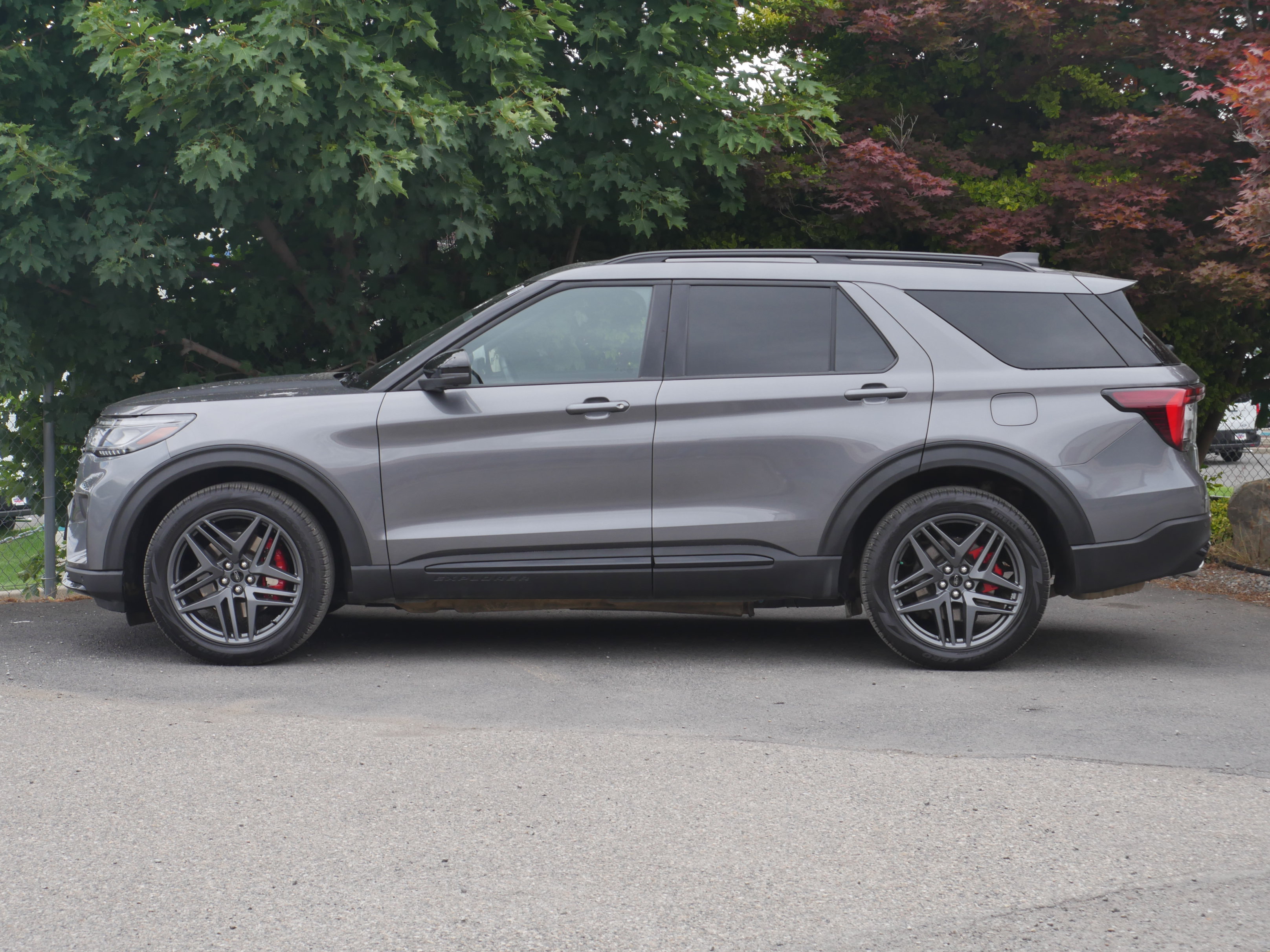 Certified 2025 Ford Explorer ST AWD/4WD image 21