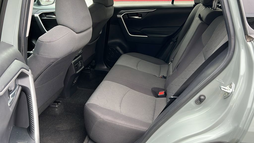 Used 2020 Toyota RAV4 XLE w/ All Weather Liner Package FWD image 13